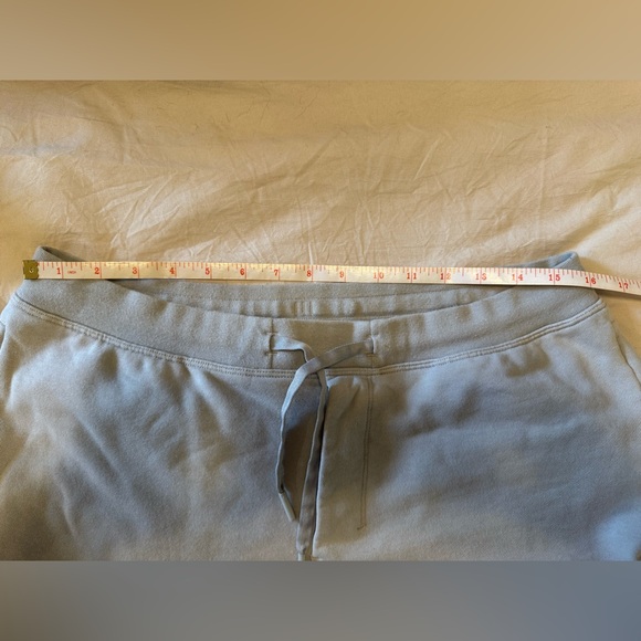 Lululemon cropped pants size L - Picture 3 of 5